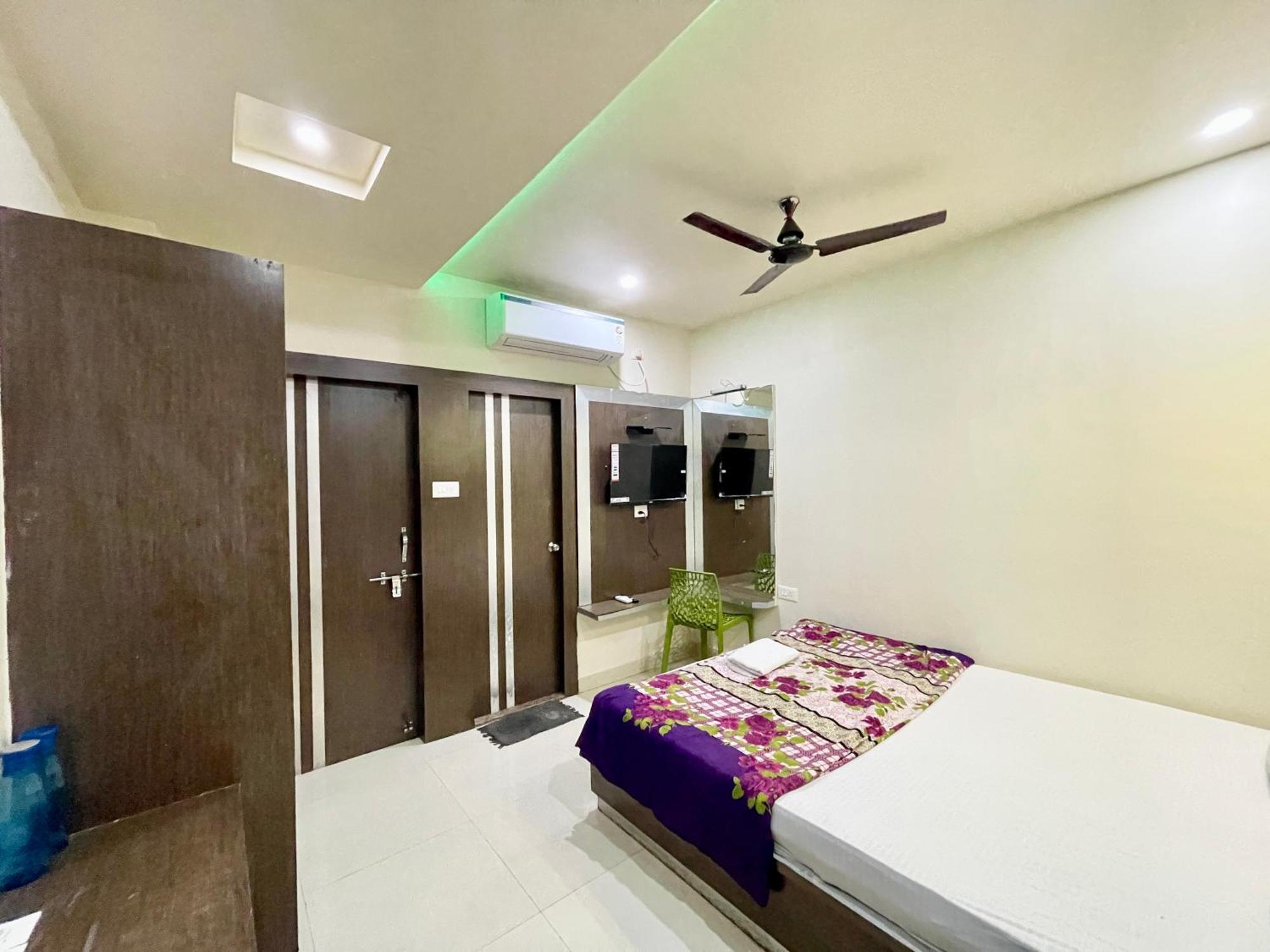 Close Puri Exterior foto